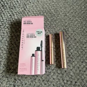 ANASTASIA BEVERLY HILLS
2-Pc. Clear Favorites Set